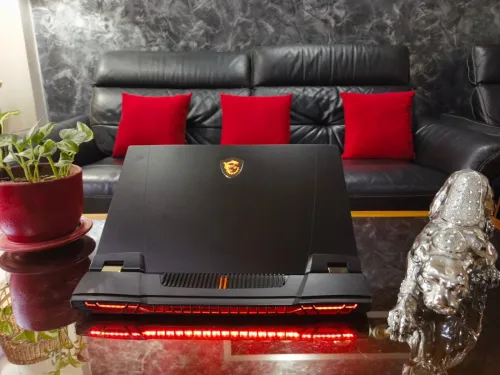 [VENDU]MSI TITAN GT 77 - i9-13980HX - RTX 4090 16Go- ÉCRAN Mini-Led 17.3" 4k 144Hz -SSD 4To-RAM 64Go
