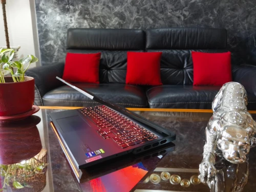 [VENDU] Lenovo Legion 7i Pro - i9 13900HX - RTX 4080 12Go - Écran 16" QHD 2K 240Hz- SSD 2TB-RAM 32Go