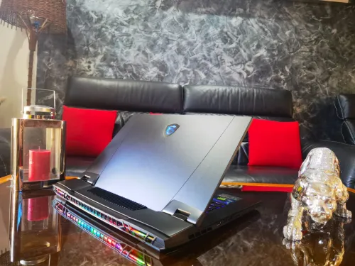 [VENDU] MSI TITAN GT 77 - i9 -13980HX -RTX 4090 16Go-Écran 17,3" Mini-LED 4k 144Hz-SSD 4To -RAM 64Go