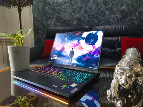 [VENDU] LENOVO LEGION 7i Intel i9-13900HX - RTX 4080 12Go -Écran 16" QHD 2K 240Hz-SSD 2TB-RAM 32 Go 