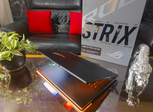 ASUS ROG STRIX SCAR 18 - i9 14900HX- RTX 4080 - Écran 18" Mini-LED QHD+ 240Hz - RAM 32Go - SSD 1TB