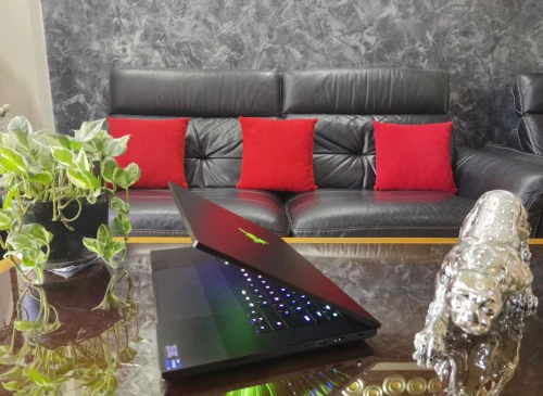 RAZER BLADE 16 - Intel i9-14900HX - RTX 4090 16Go - Écran 16" OLed QHD+ 240Hz - RAM 32Go - SSD 2TB