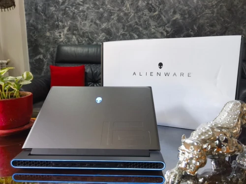 [VENDU] ALIENWARE M16 R1 - Ryzen9 7845HX - RTX 4080 12Go- Écran 16" QHD 240Hz - RAM 32Go - SSD 1TB