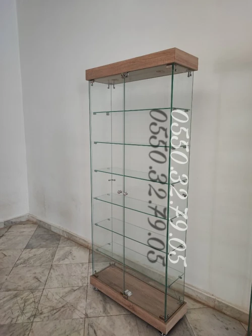 Armoire d'exposition en verre 