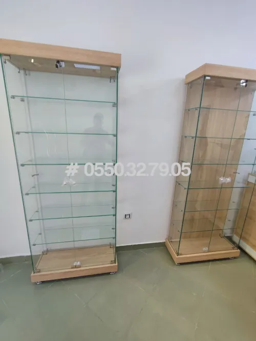 Armoire d'exposition en verre 