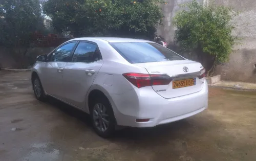 Toyota Corolla 2015 high grade