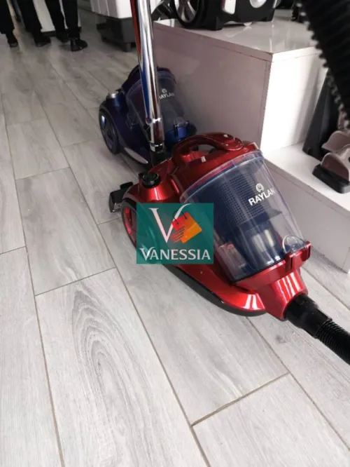 Aspirateur 1600W Marque Raylan Couleur Rouge