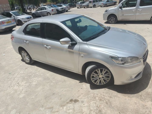 Peugeot 301 2013 Allure