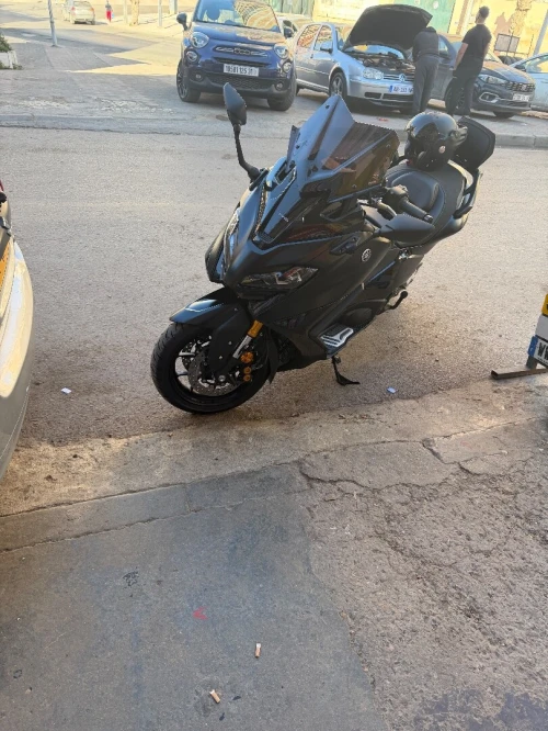 Yamaha Tmax 