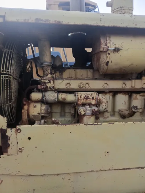NIVELEUSE Caterpillar 14 E 1985