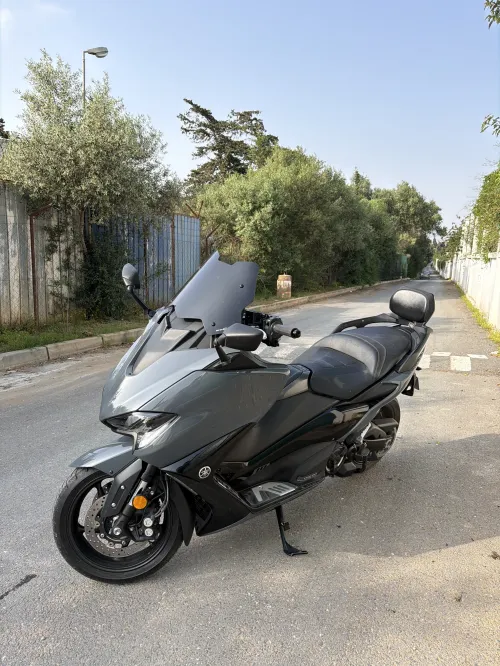 Yamaha Tmax 2022