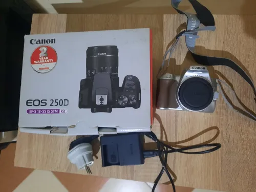 CAMERA CANON 250D (GRIS) STM