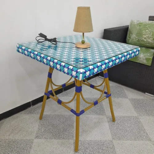 Table carre parisienne  0,70   Nouvel arrivage