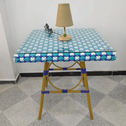Table carre parisienne  0,70   Nouvel arrivage