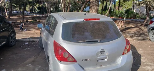 Nissan Tiida 5 portes 2011 Tiida 5 portes