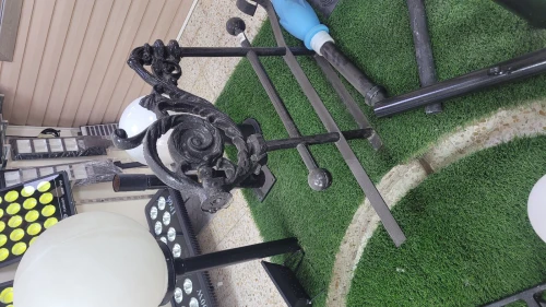 Fornisseur Équipements urbain banc en fonte d400 et bois jardin public éclairage كراسي حديد
