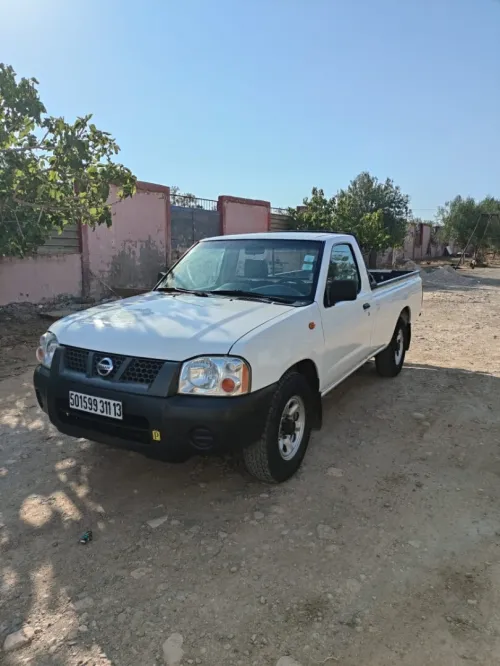 Nissan Hard body 2011 Nissan