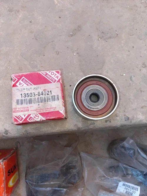Lot de pieces de rechange toyota liteace dorigine