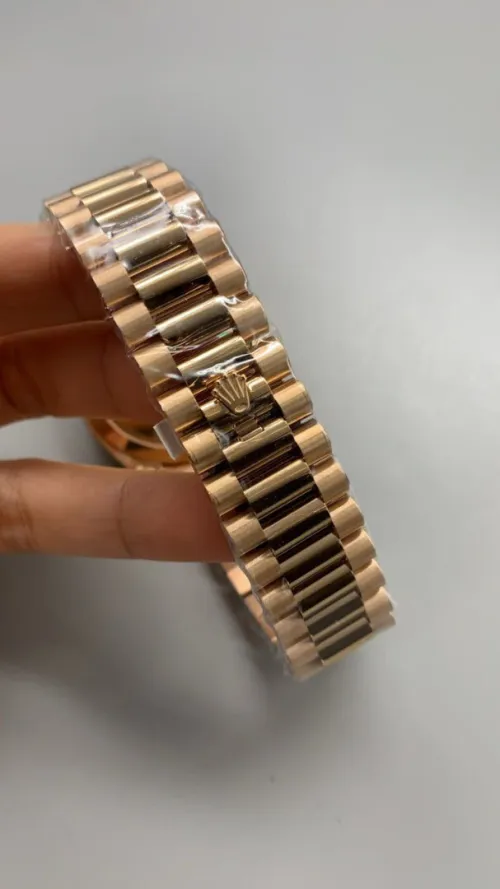 Montre Rolex DayDate Rose Gold (Clean / Clone)