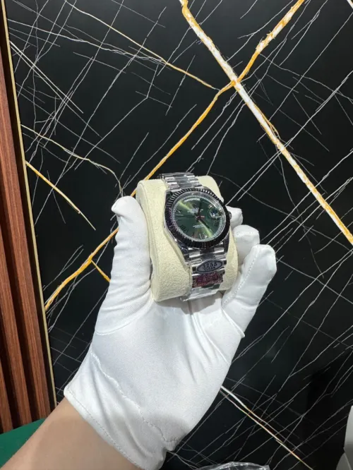 Montre Rolex DayDate green dial (Clean / Clone)