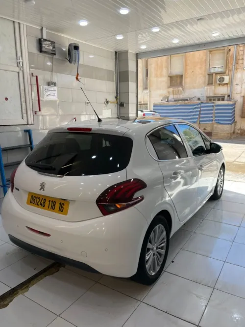 Peugeot 208 2018 Allure Facelift