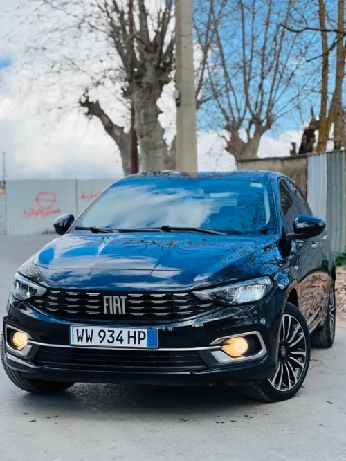 Fiat Tipo Sedan 2025 Life hatchback