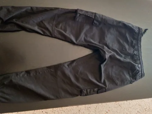 Pantalon noir cargo