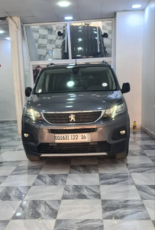 Peugeot Partner 2022 Tepee Allure 
