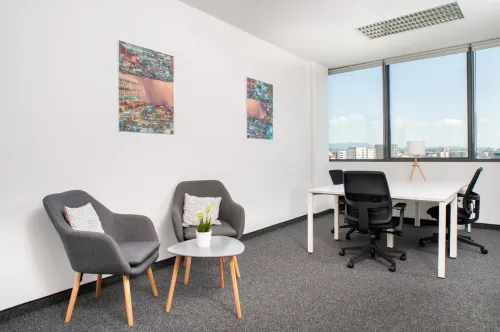Bureau privé à louer pour 2 personnes à Oran, Cintra