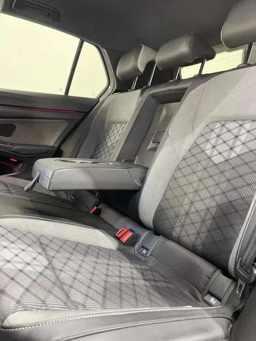 Volkswagen Golf 8 2024 R-Line