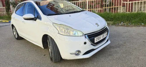 Peugeot 208 2015 Allure