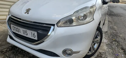 Peugeot 208 2015 Allure