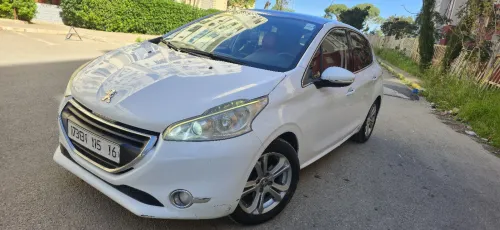 Peugeot 208 2015 Allure