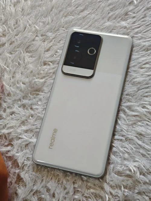 Realmi GT 6