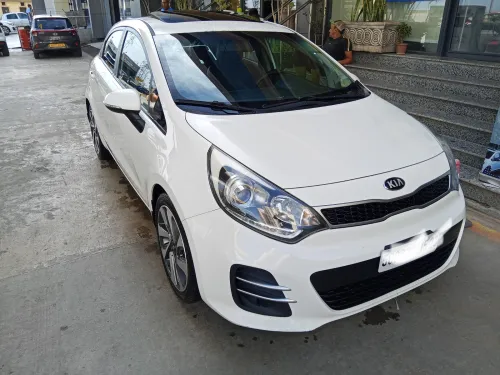 Kia Rio 5 portes 2015 Funny Facelift 