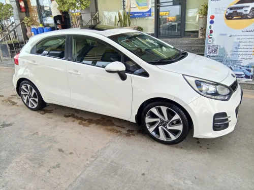 Kia Rio 5 portes 2015 Funny Facelift 
