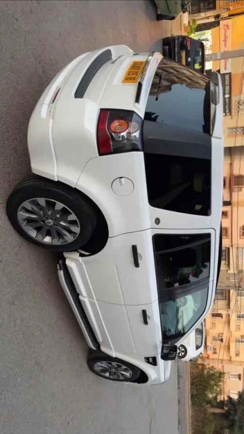 Land Rover Land Rover  2015 Premium 