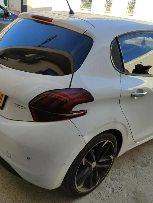 Peugeot 208 2015 Active Facelift