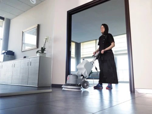 Service de nettoyage fin de chantier, AADL LPP LSP, femme de ménage, entreprise société de nettoyage