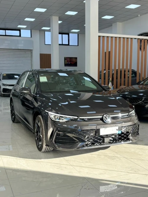 Volkswagen Golf 8 2025 R-Line