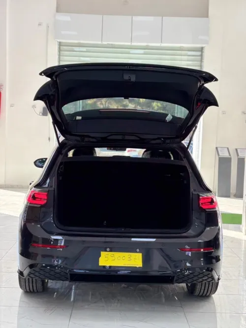 Volkswagen Golf 8 2025 R-Line