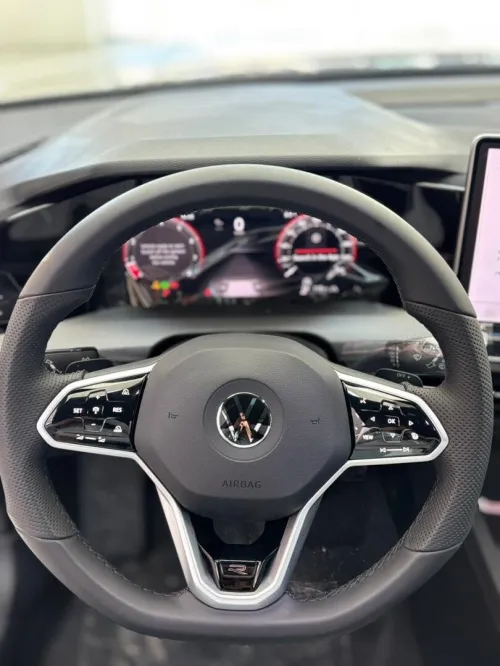 Volkswagen Golf 8 2025 R-Line