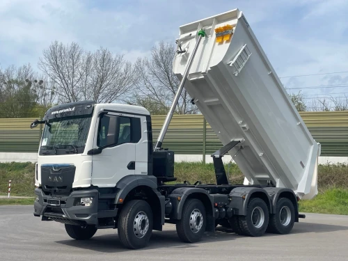 CAMION A BENNE 