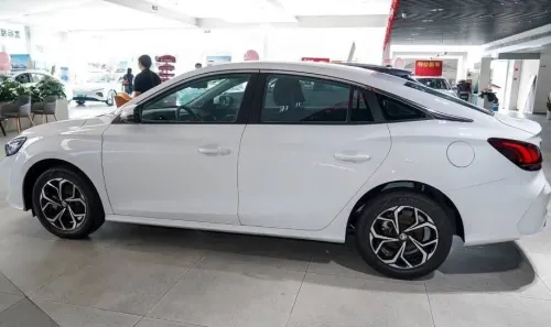 MG 5 2025 