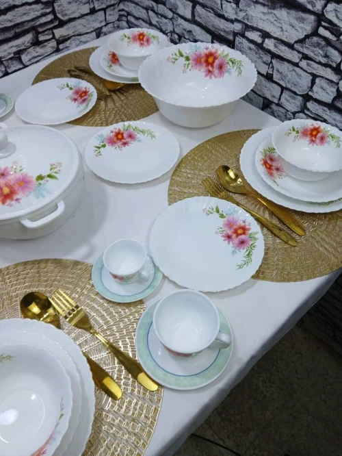 Service A Table 53 Piece A Fleur Rouge