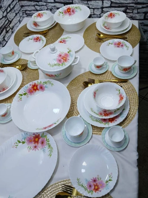 Service A Table 53 Piece A Fleur Rouge