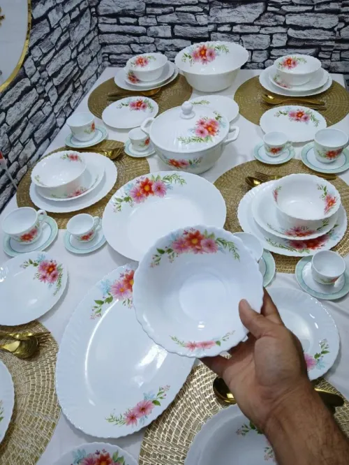 Service A Table 53 Piece A Fleur Rouge