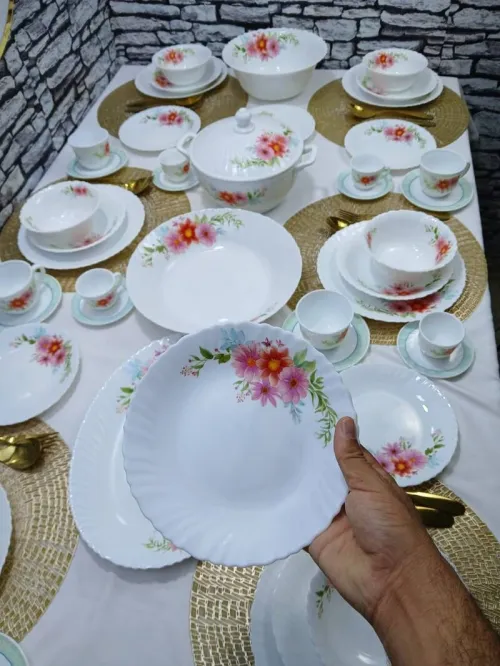 Service A Table 53 Piece A Fleur Rouge