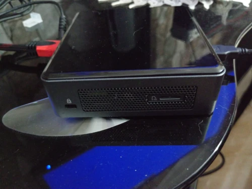 Intel Nuc 8 Home