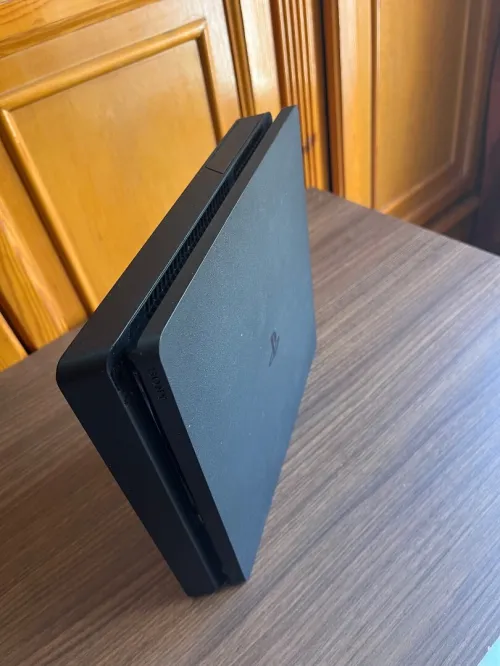 Sony PlayStation 4 slim